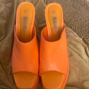 Size 11 platform mules